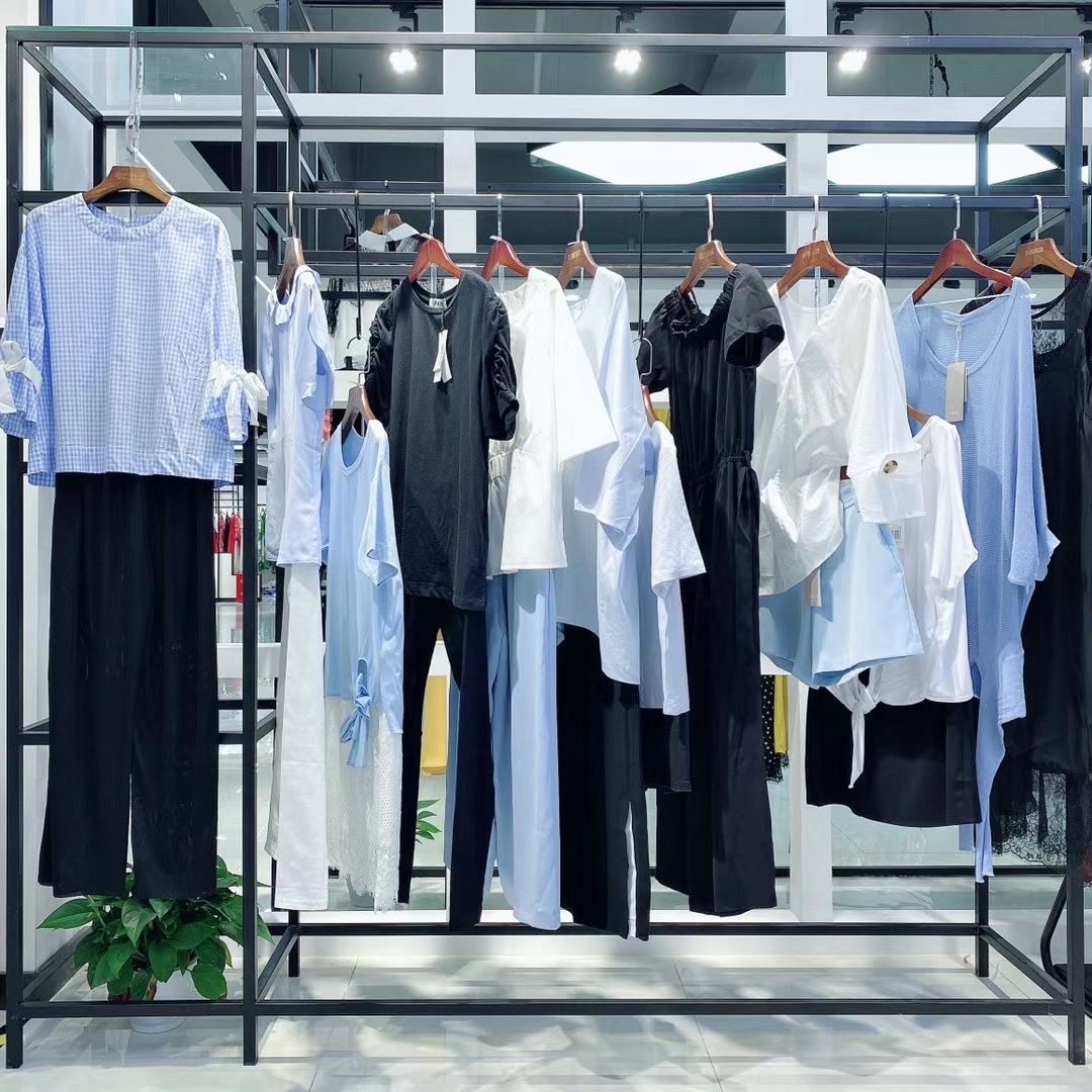 欧时力精品女装店铺,高端品牌欧时力女装库存折扣店