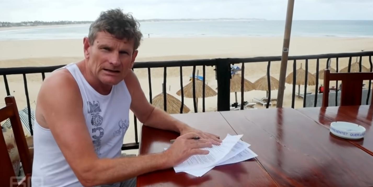 2016年，澳洲女孩惨死非洲，警方故意破坏现场，老父亲冒险查真相