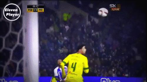 外脚背夸雷斯马射门教学,年轻时候夸雷斯马外脚背射门