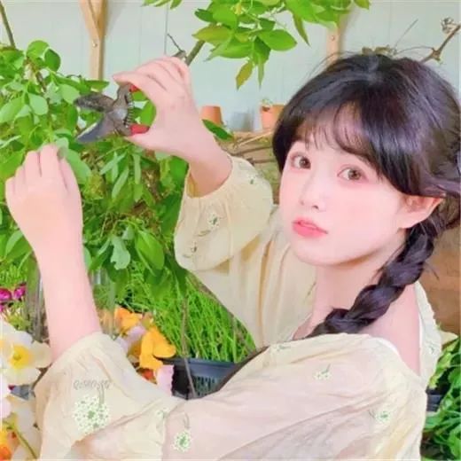 超好看的闺蜜头像一人一半真人,超好看的闺蜜头像动漫