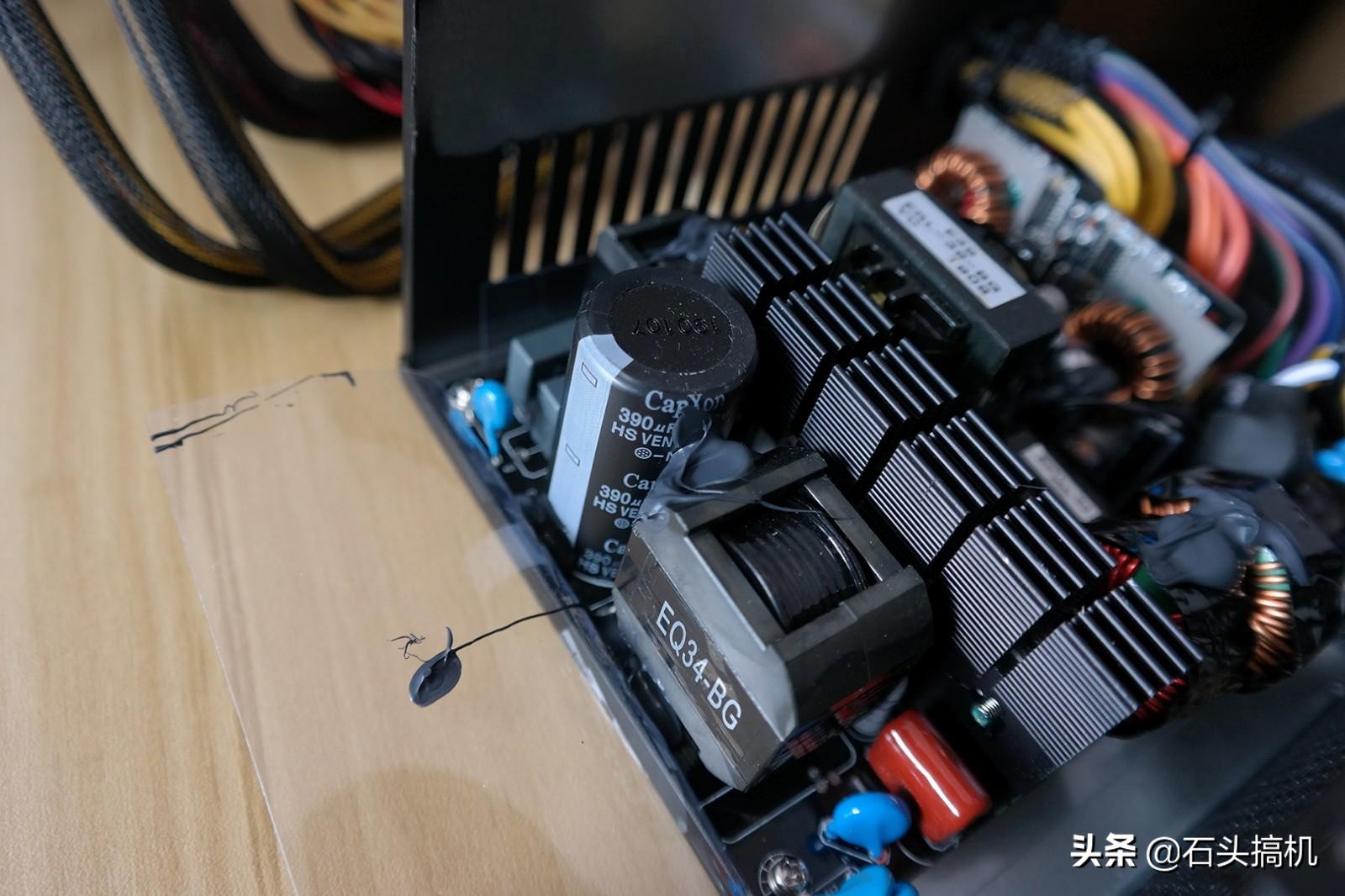 鑫谷gp700g白金版额定600w,鑫谷gp700p黑金