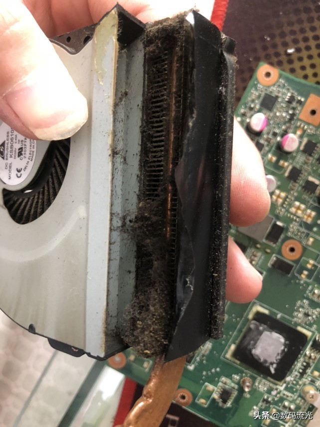 Cpu和显卡温度高,老电脑cpu93度正常吗