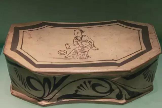 古代人为什么睡那么硬的瓷枕,古人睡觉真的都用瓷枕吗