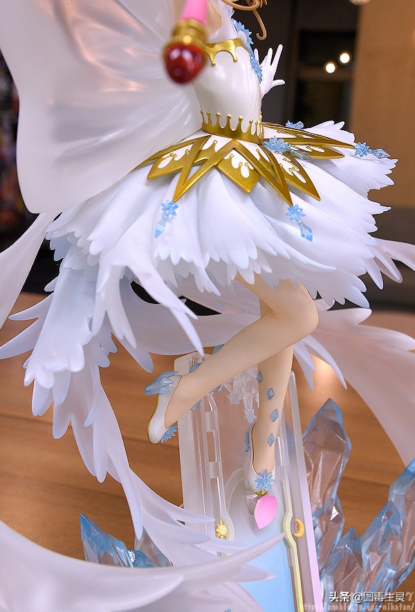 背负翅膀裙带羽毛《魔卡少女樱透明卡牌》木之本樱飞翔装手办