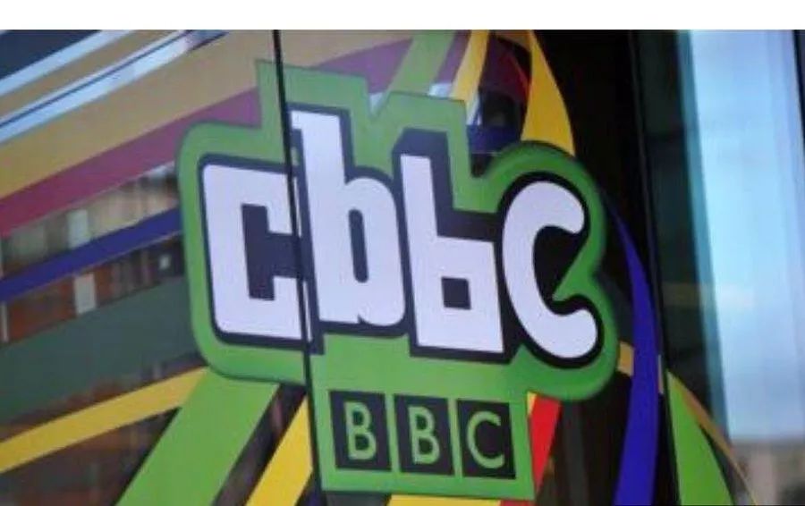 网友气炸！BBC新剧*化丑**中国奶奶！川普女儿“频刷存...