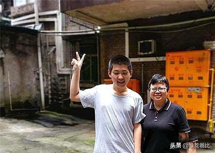 15岁的高考孩子考了667分不满意,15岁小孩高考683