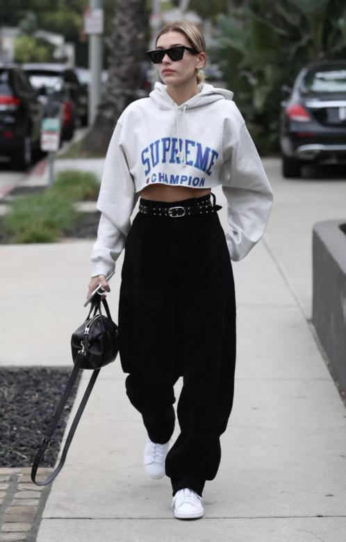 复工上班首选这3种长裤！以运动裤作转季穿搭上班大方又轻松