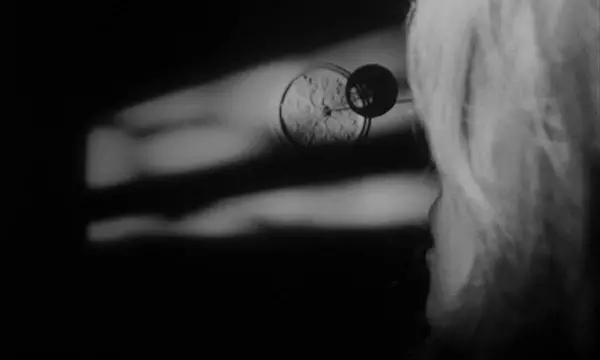 在这部片中,波兰斯基拍出了也许是影史上最传神的女精神病患者