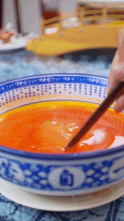 过桥米线汤底的简易做法,过桥米线汤底是什么做的