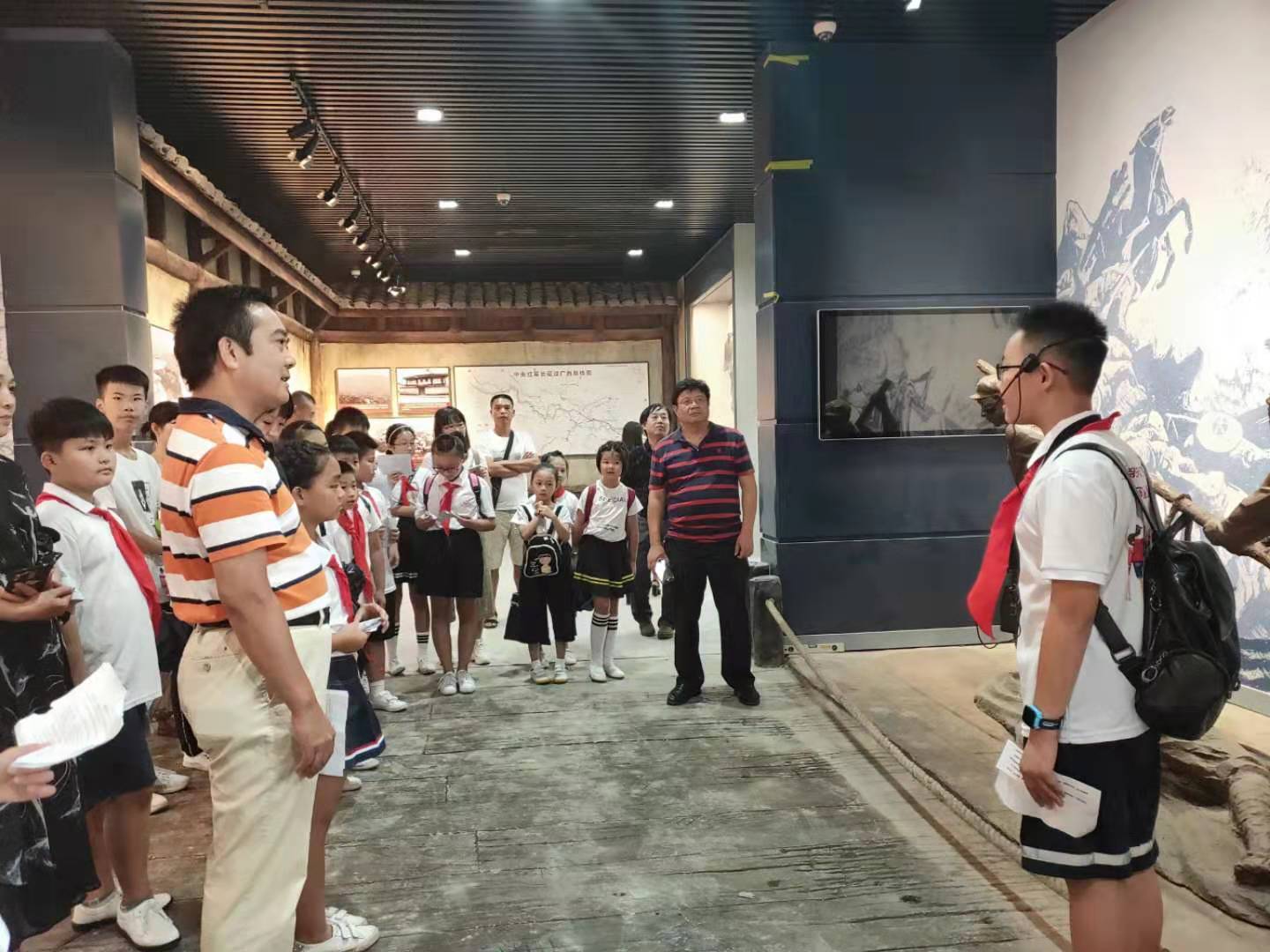 桂林全州县宣传干部王滋创抱病工作，累到昏迷