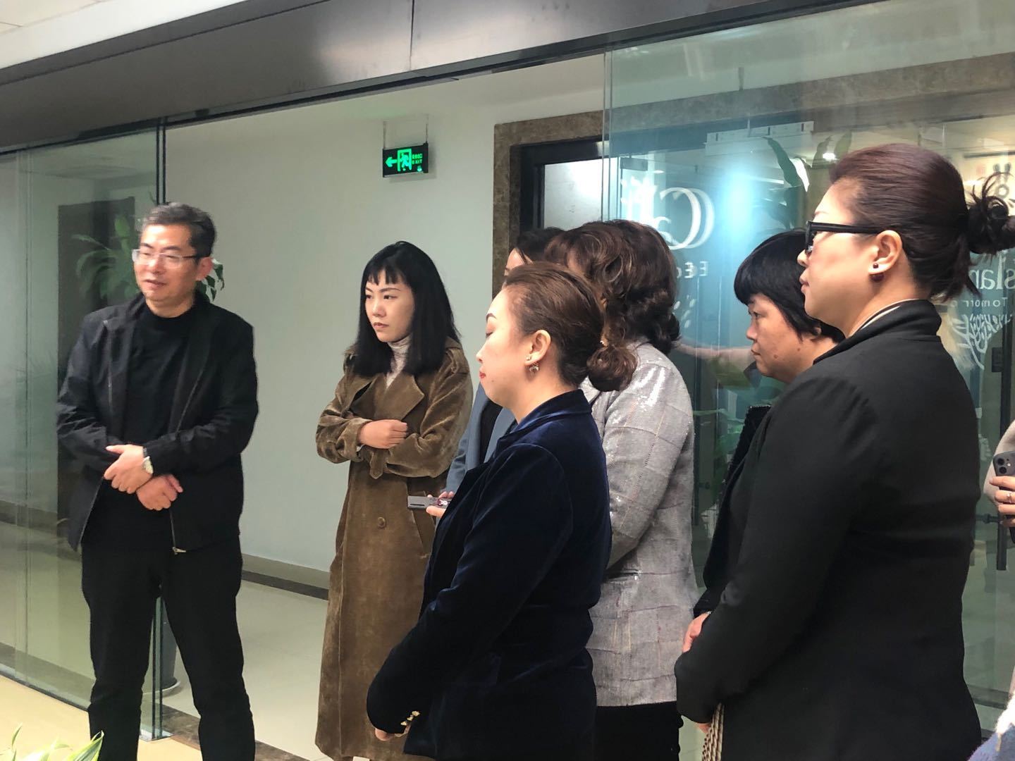 阳光教育巩总、大地德润教育张总一行莅临育儿家，探寻托育新航向