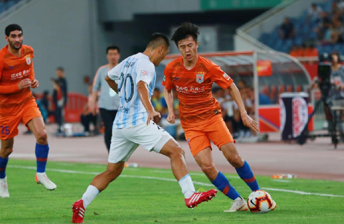 鲁能小将传球成功率96%+“油炸丸子”过人,他会是国足的希望吗?