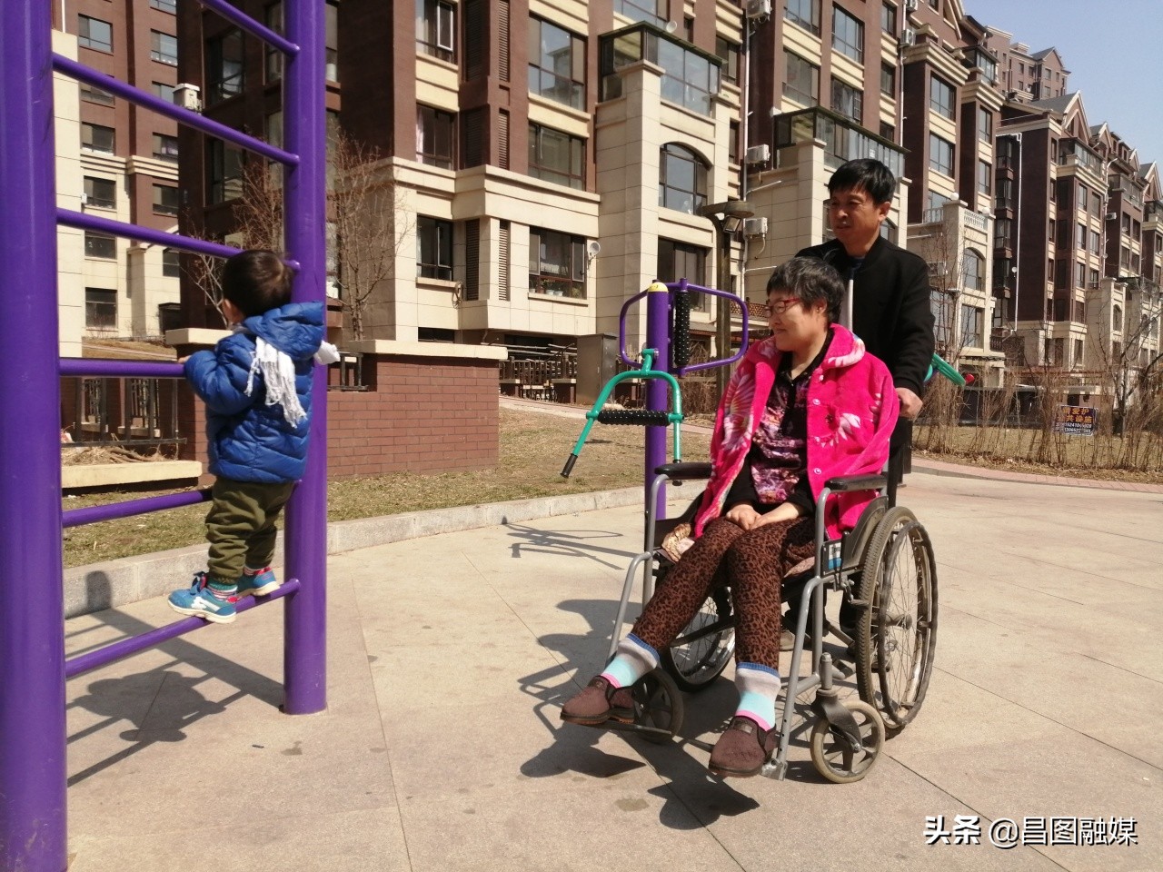 东北老爷们孝顺父母,东北老爷们儿的日常