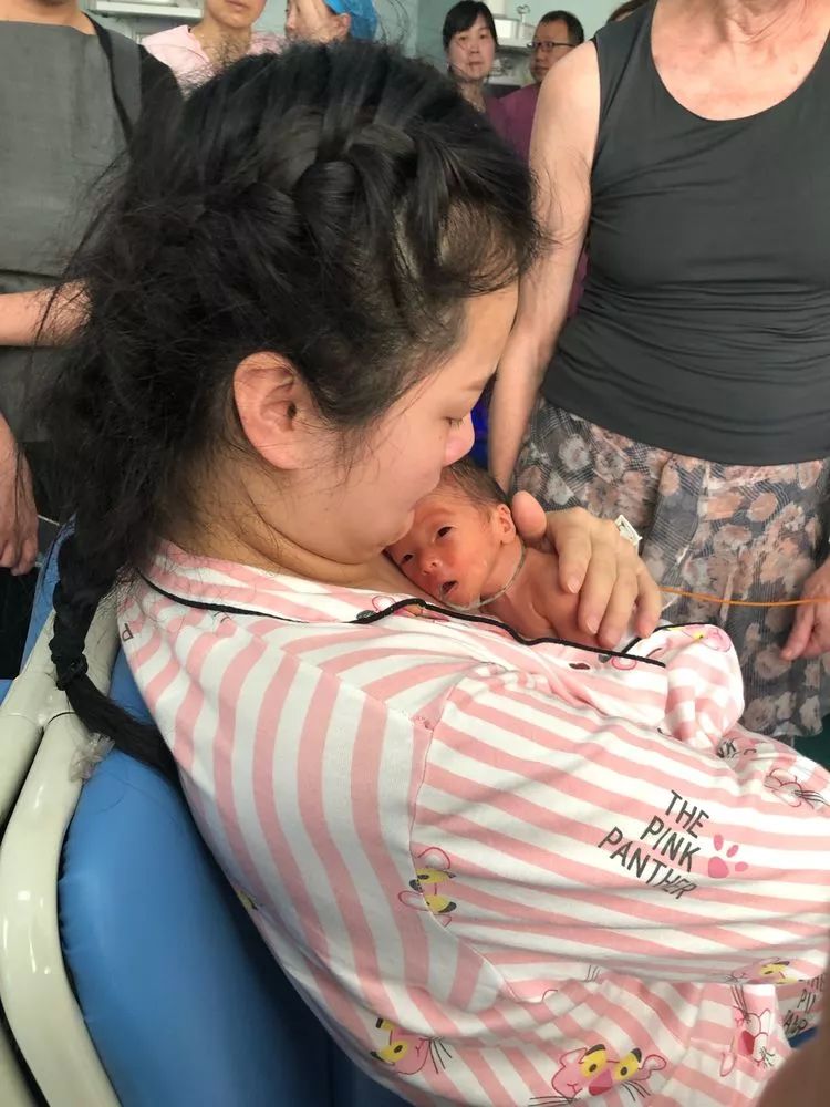 关于母乳喂养的感人故事,母乳喂养的感人事件