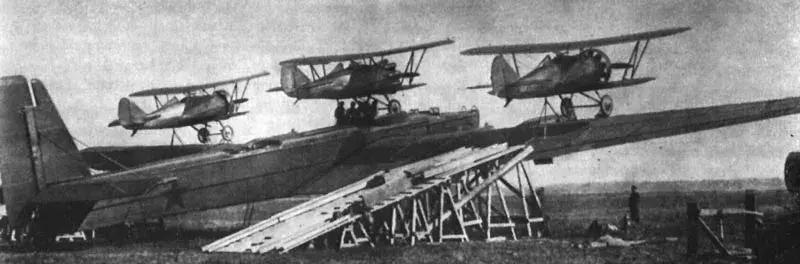 战斗民族轰炸机,空天母舰战略轰炸机