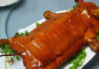 闻名全国,从江香猪个小长不大,曾是贡品,皮薄肉多十里飘香