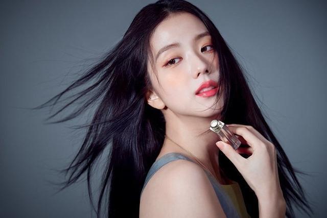 blackpink拍过的沙雕广告,blackpinkjisoo迪奥代言