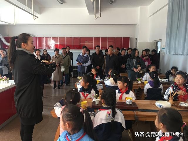 2024年中小学校党建工作规划,学校召开党建工作会