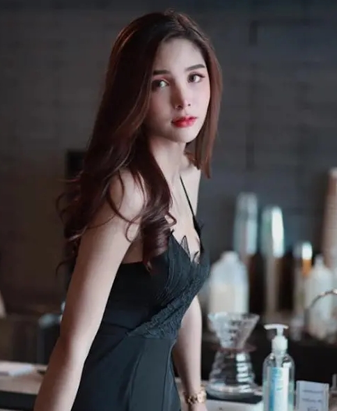 泰国小伙整容30次变成高富帅,泰国小伙公开整容变性