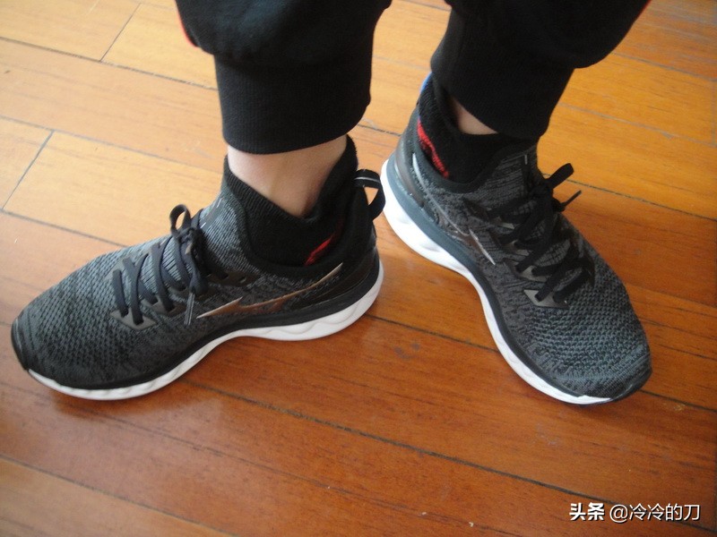 mizuno缇庢触娴撹窇闉媤avesky4,mizuno璺戞闉嬬編娲ユ祿wave58