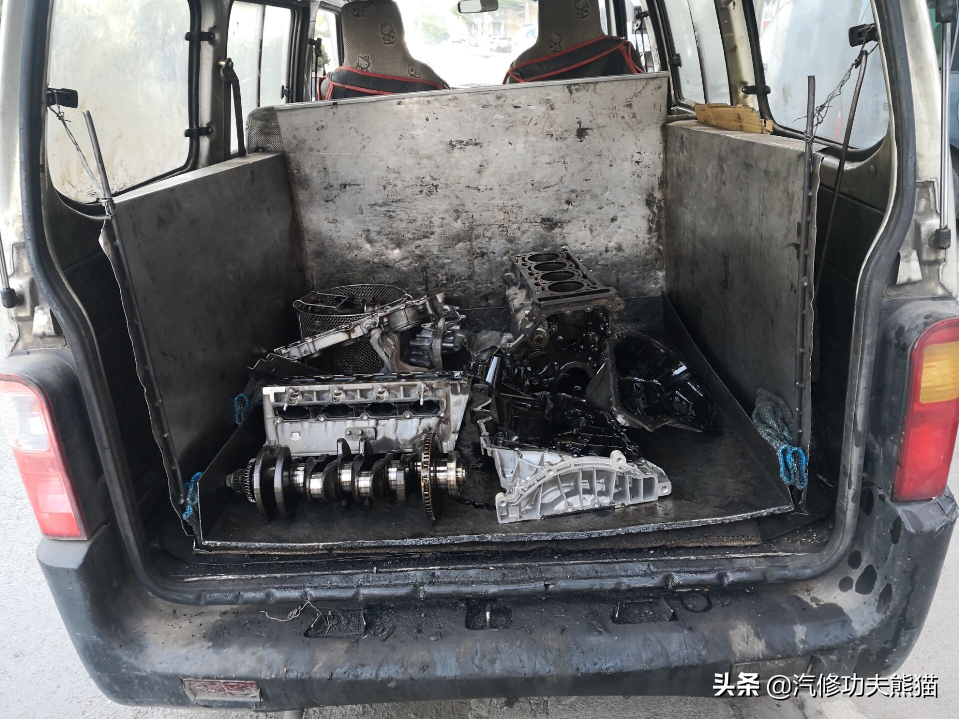 2011款奥迪q5烧机油怎么彻底解决,奥迪q5三代ea888发动机烧机油原因