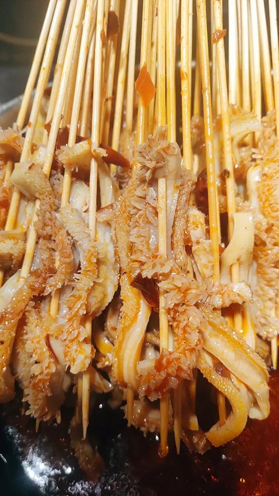 河东幸福里夜市，高汤涮牛肚好吃到停不下来~还有可爱萌宠