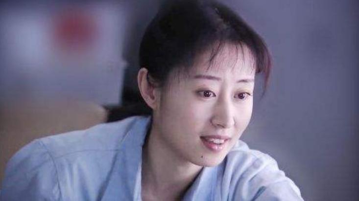 她被称小巩俐,30岁嫁豪门日子却不好过,37岁离婚反活得光芒万丈