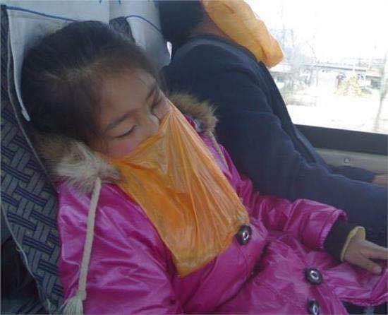 小孩儿晕车该怎么办,小孩晕车怎么办教你一招轻松搞定