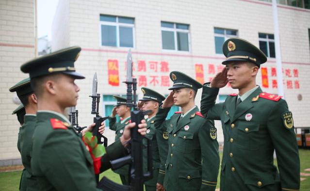 2021年二次入伍直接转军士的条件,大专毕业生当兵转士官算第几期