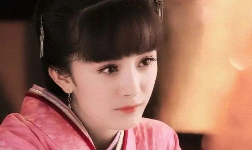 曾经的千里马，如今的白眼狼？于正与“于女郎”们的爱与恨