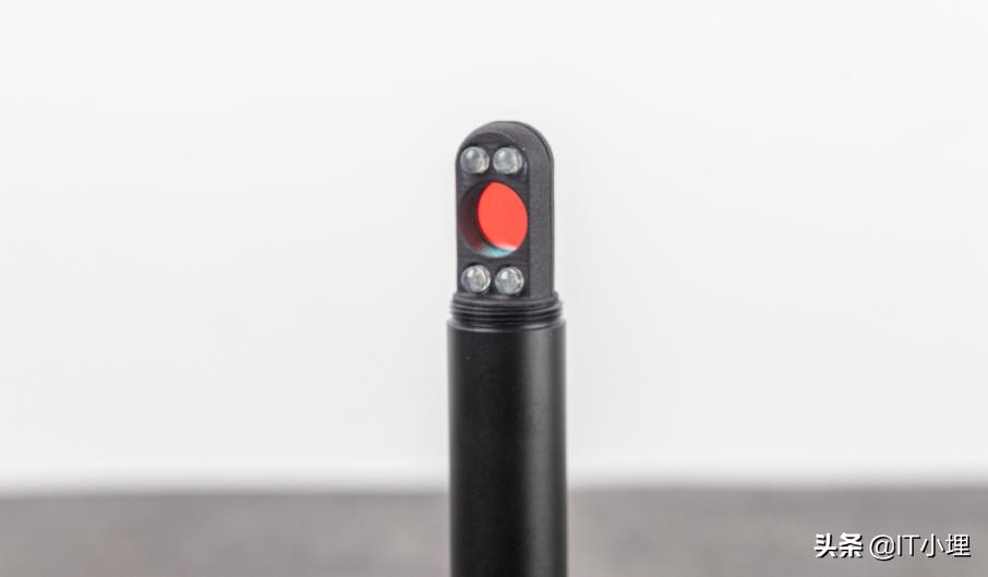 住酒店成为“网剧主角”？小米有品爆款手电，让“第三只眼”现形