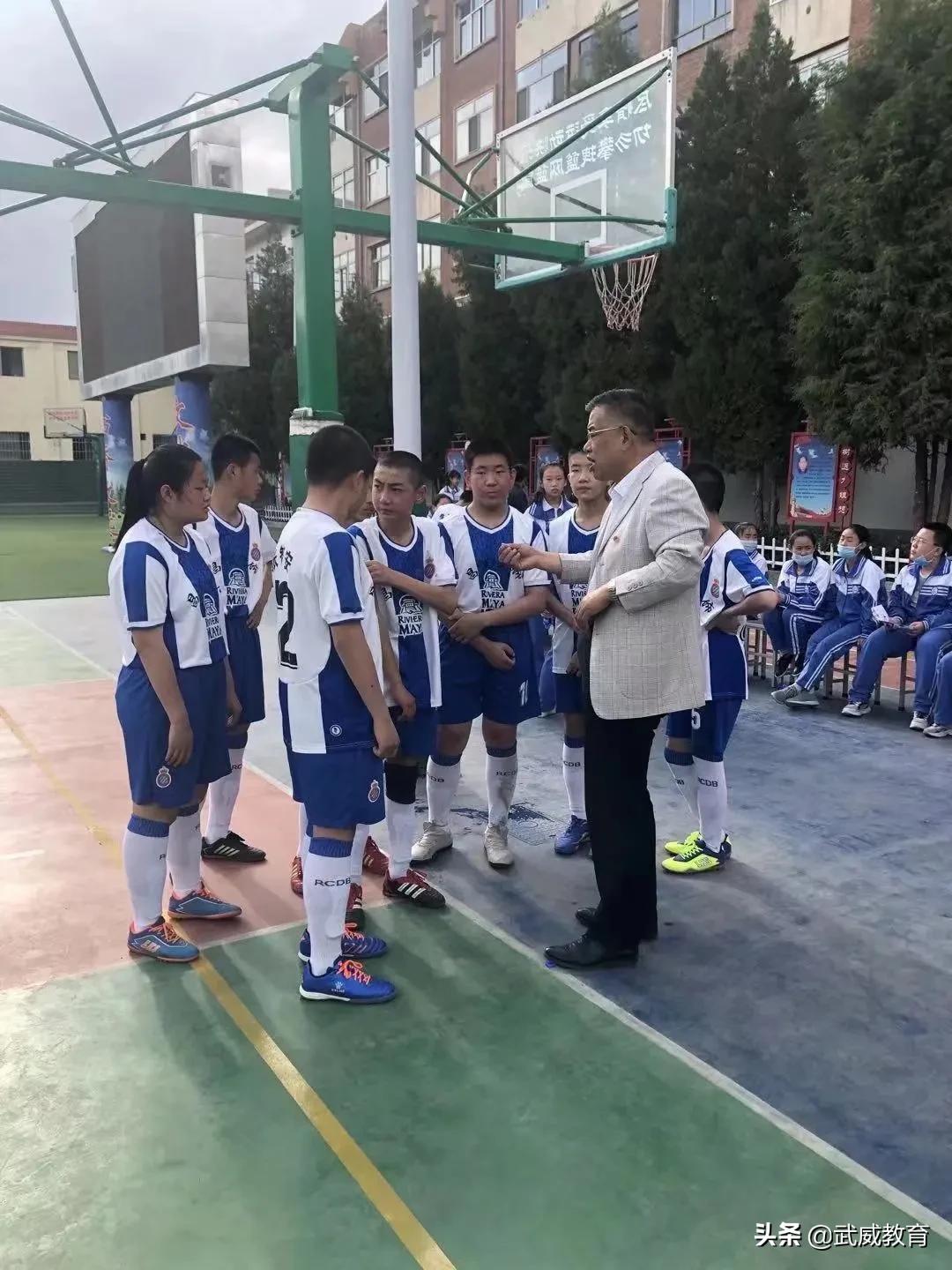 如何成为青少年足球特色学校,小足球怎么弄