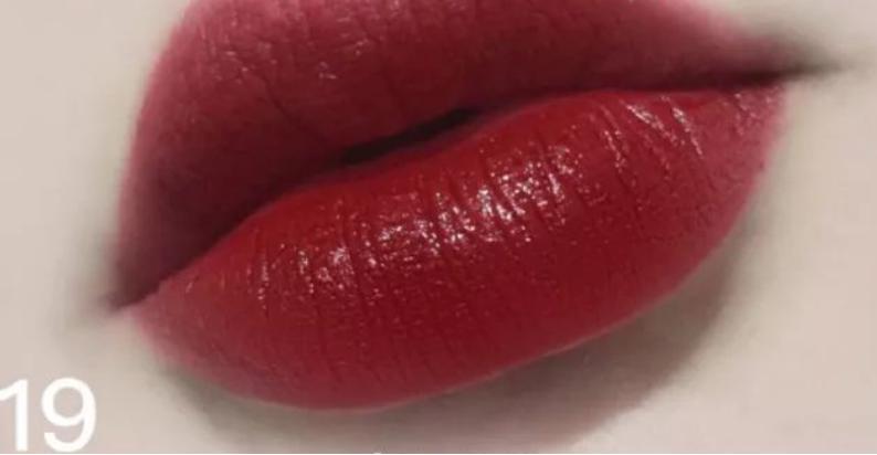 推荐一款不掉色又平价的口红,不吃土的口红色号推荐