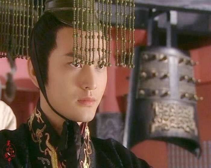 大家觉得黄晓明和苏有朋谁帅,你觉得黄晓明是个什么样的人