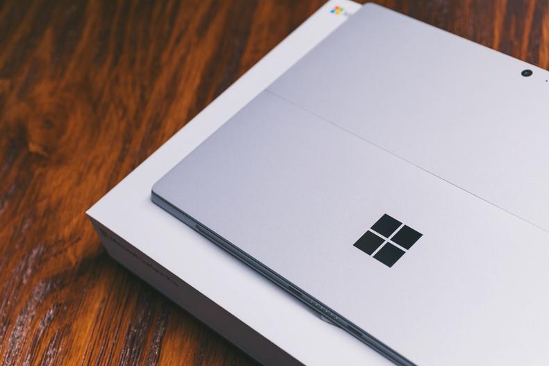 surfacepro和笔记本对比评测,macbookairm2和surfacepro9对比