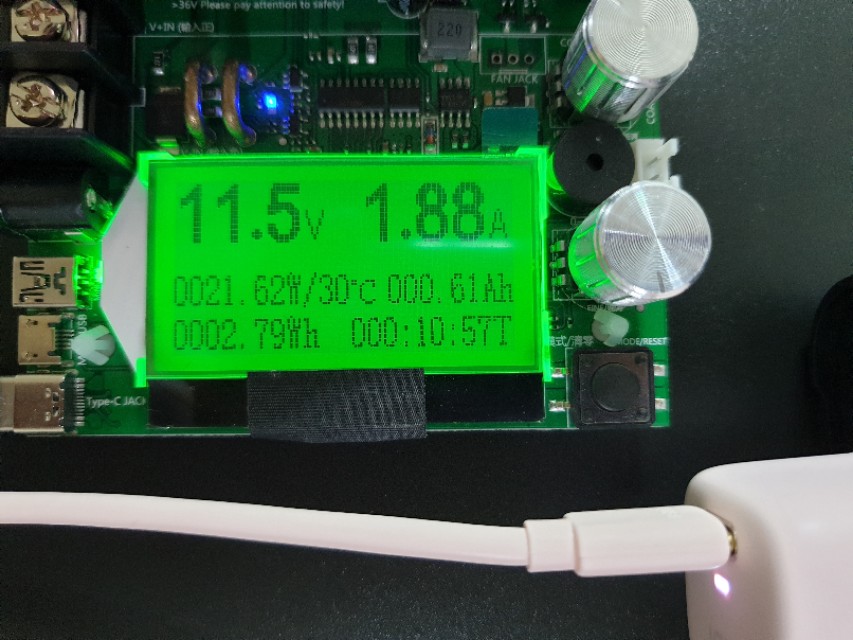 一见倾心!UIBI柚比“小冰块”迷你PD快速充电套装体验