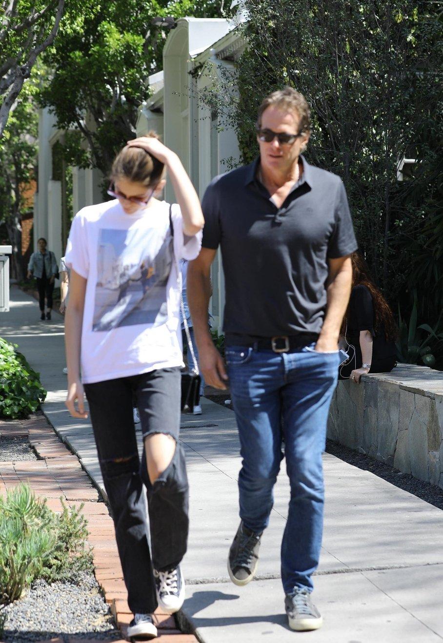 匡威基本款怎么便宜了,匡威凭什么那么贵