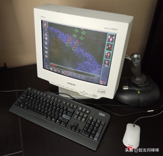 回忆杀还记得你的第一台电脑吗？什么配置？多少钱买的？