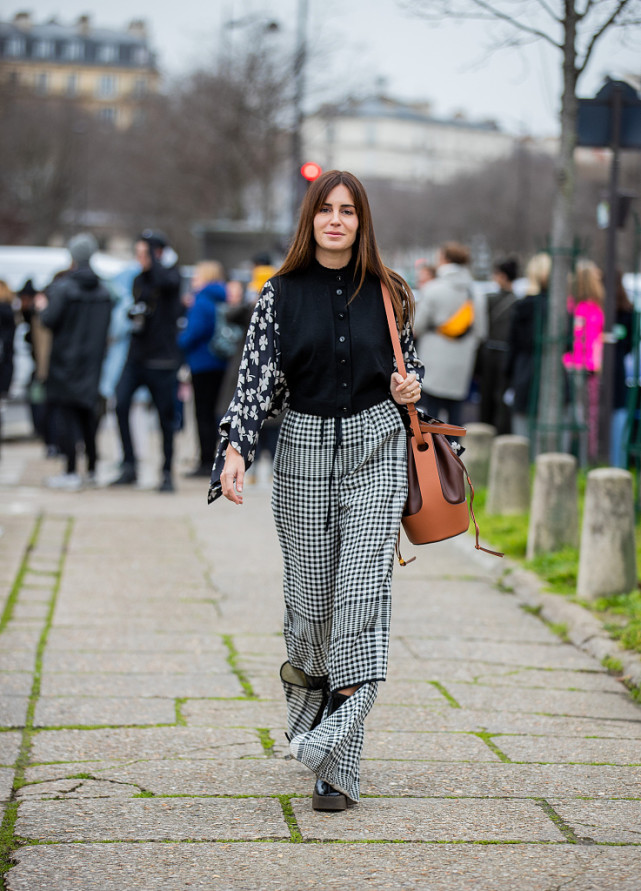 鏄ュ娼祦鏃跺皻缁忓吀榛戠櫧鏍煎瓙,鏃跺皻鐧炬惌榛戠櫧鏍煎瓙