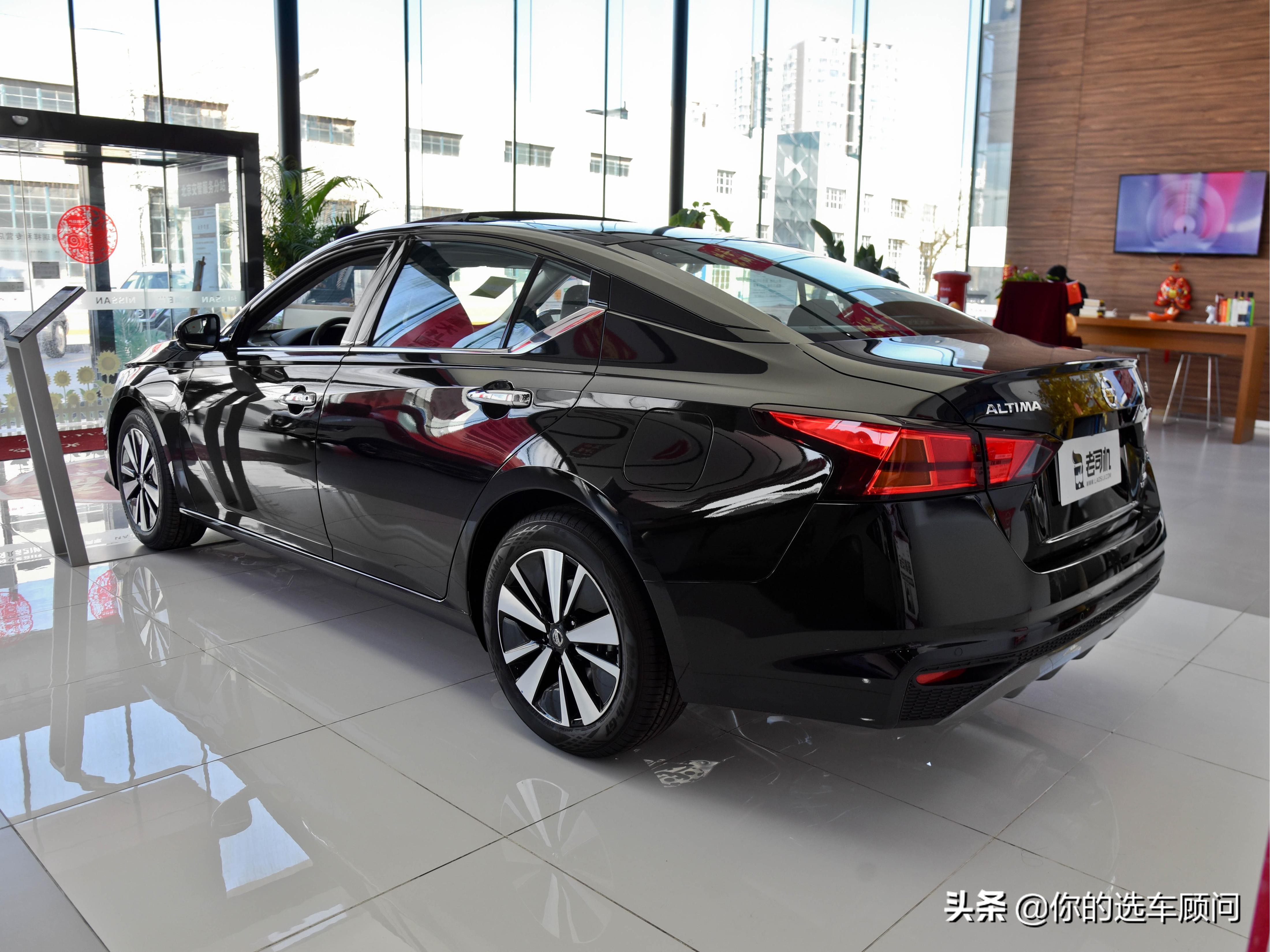 雅阁1.5和天籁2.0哪个更值得入手,一分钟了解23款日产天籁