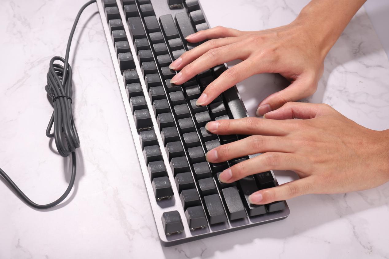 罗技机械键盘k845红轴断裂,罗技k845键盘青红茶轴cherry