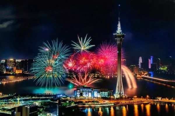 国庆去澳门有什么玩？带娃赏烟火看花灯，享全球最大喜来登酒店