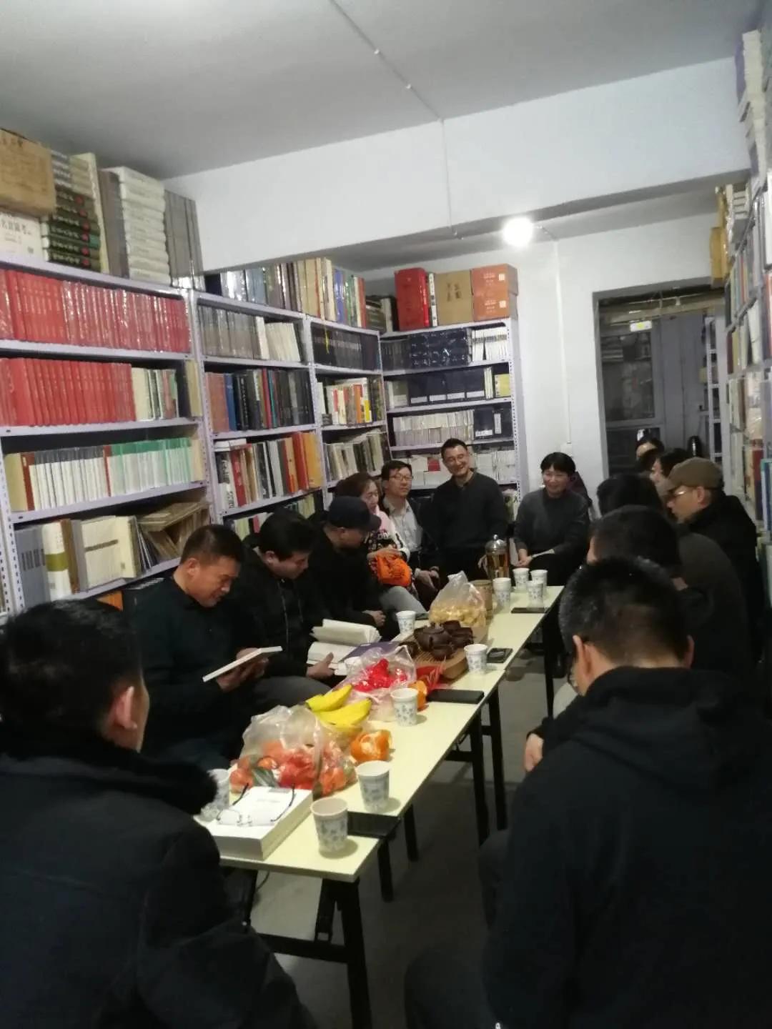 访谈|北溟特价书店店主：“书是我唯一值得骄傲的资本”