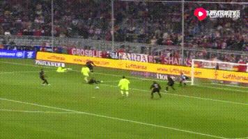 世界足坛十大奇怪破门阵,足坛十大门将扑出任意球前五名