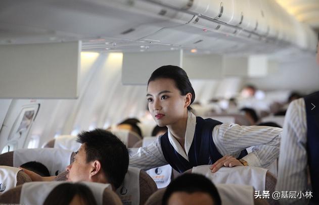 90后美女空姐自曝工资,空姐的真实生活到底是怎样的