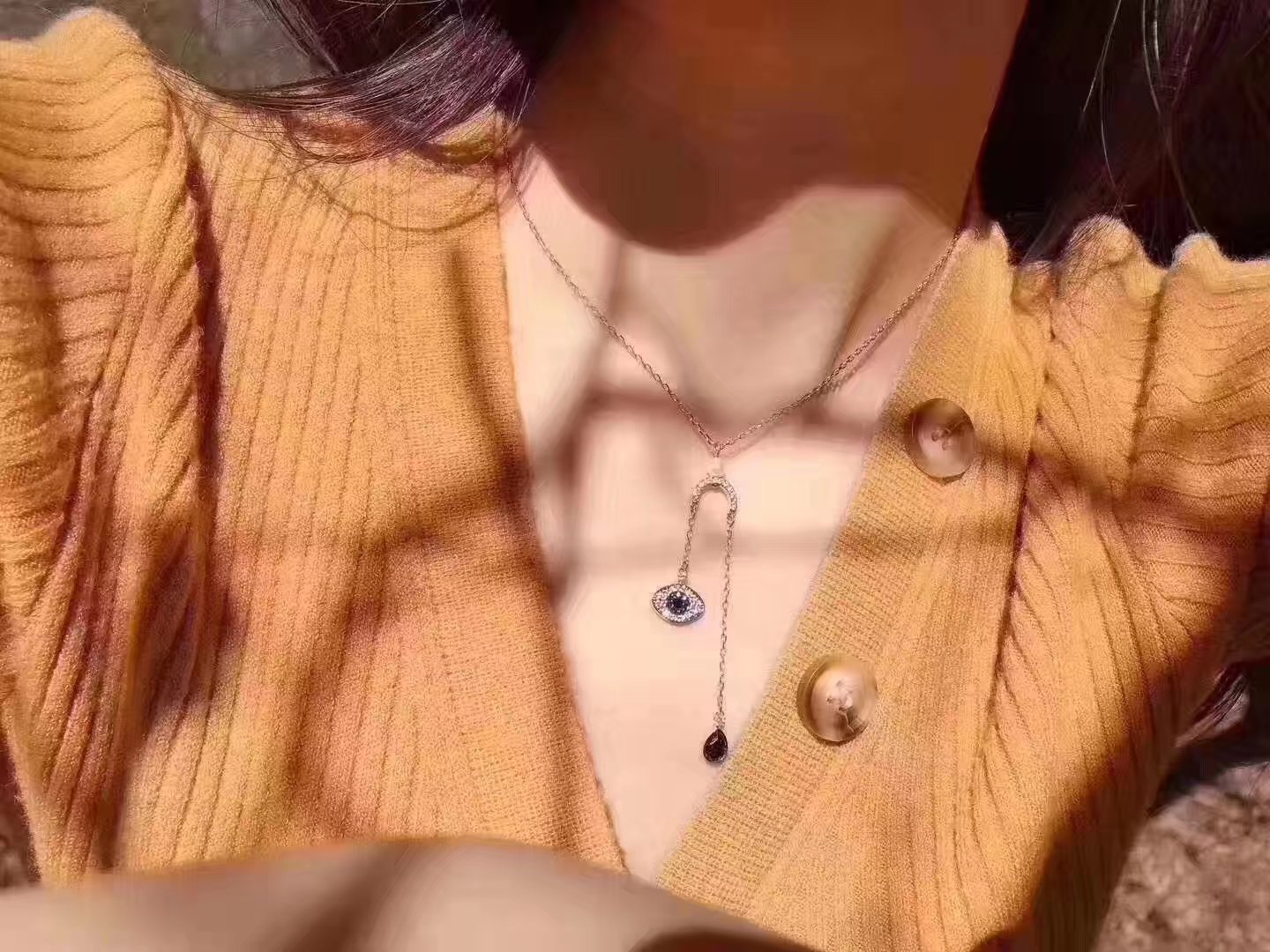 施华洛世奇跳动的心项链价格,施华洛世奇项链属于什么档次