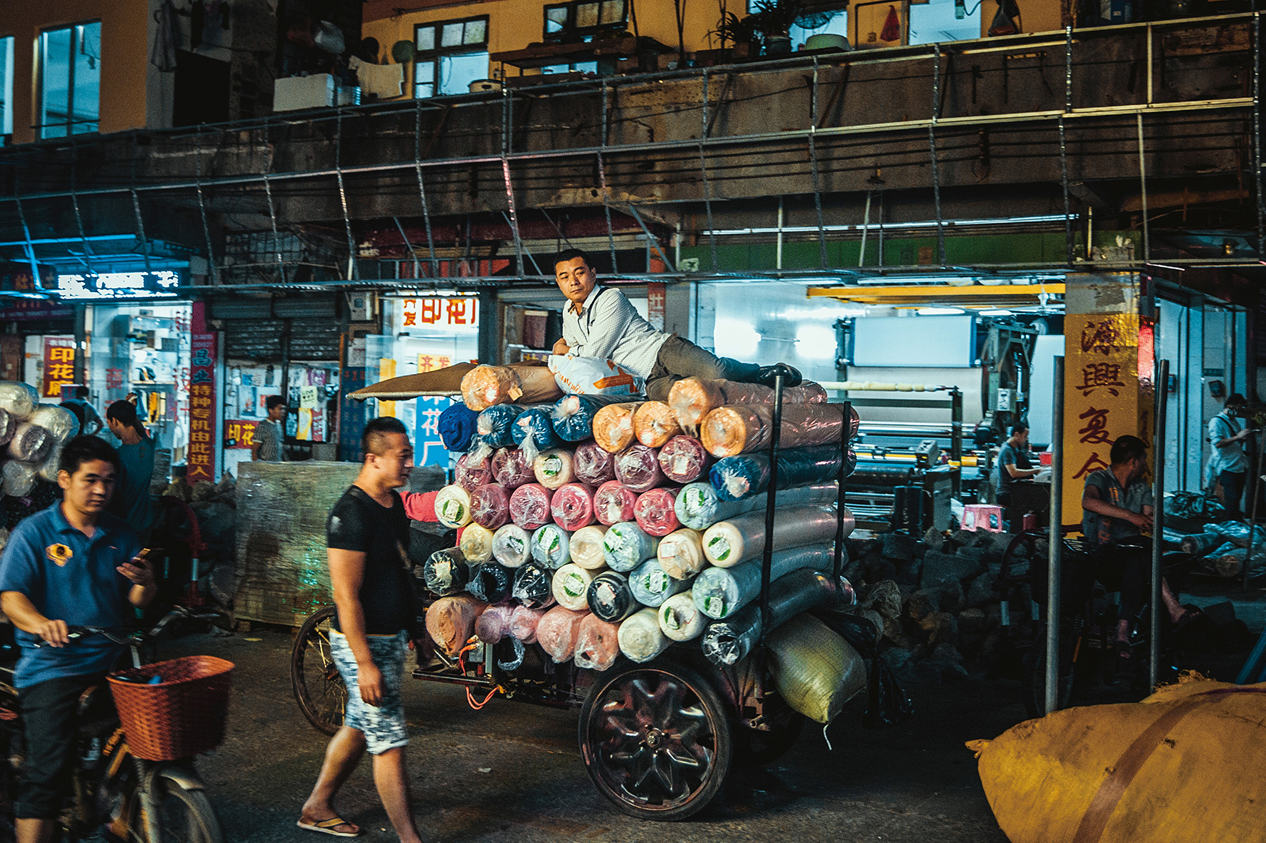 石牌村发廊,石牌村包租婆的生活