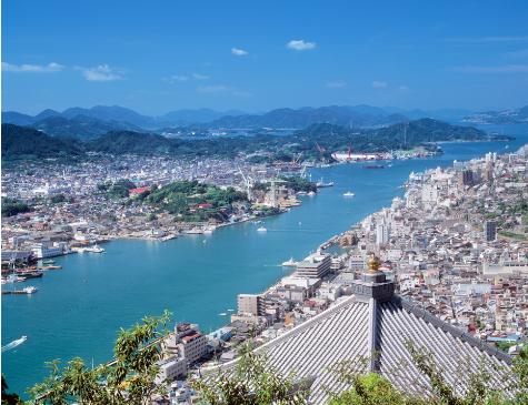 广岛被原子弹轰炸75年后的样子,炮弹炸过的房子为什么只剩框架