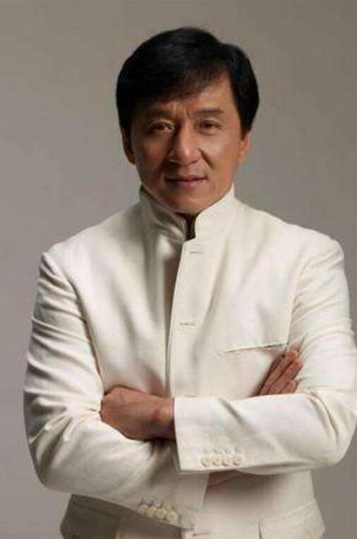 成龙何以如此爱国？成龙的家国情怀，为什么如此至诚至真？