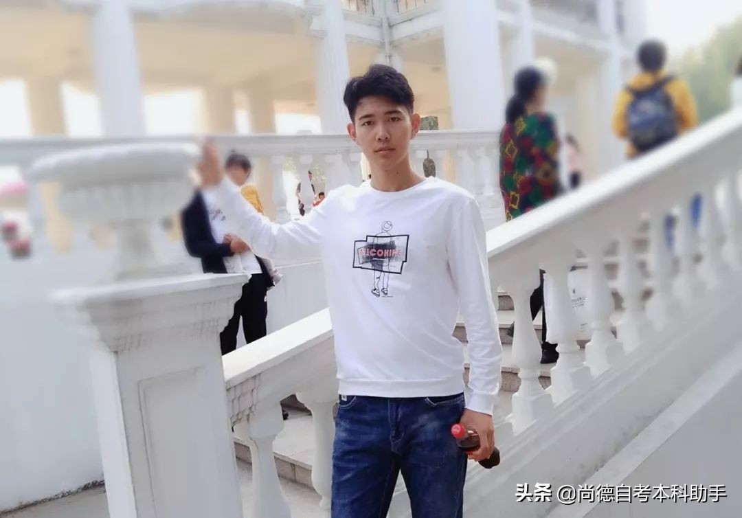 拥有一本大学全日制理工科文凭的高材生，也来参加自考了？